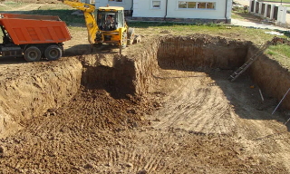 Рытье котлованов под фундамент в Сарапуле – цена от 2554 руб. за м3 | 2Землекопа-Срл
