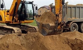 Выкопать яму экскаватором в Сарапуле от 920 руб. - 2Землекопа-Срл 